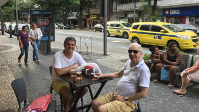 Leonardo Rocha de Almeida Abreu apresenta o Bar Bracarense, um ícone da tradição boêmia carioca.