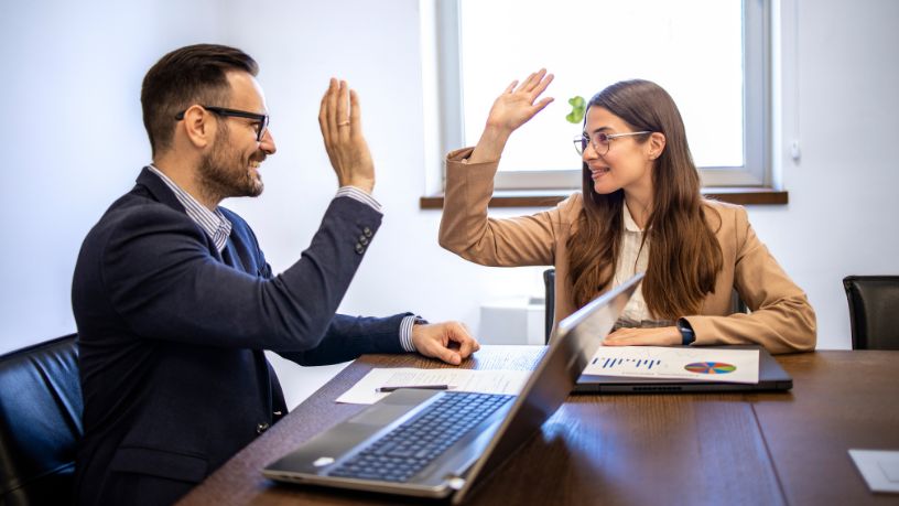 Crescimento do Uso de IA no Brasil Transforma Estratégias Empresariais e Gestão de RH